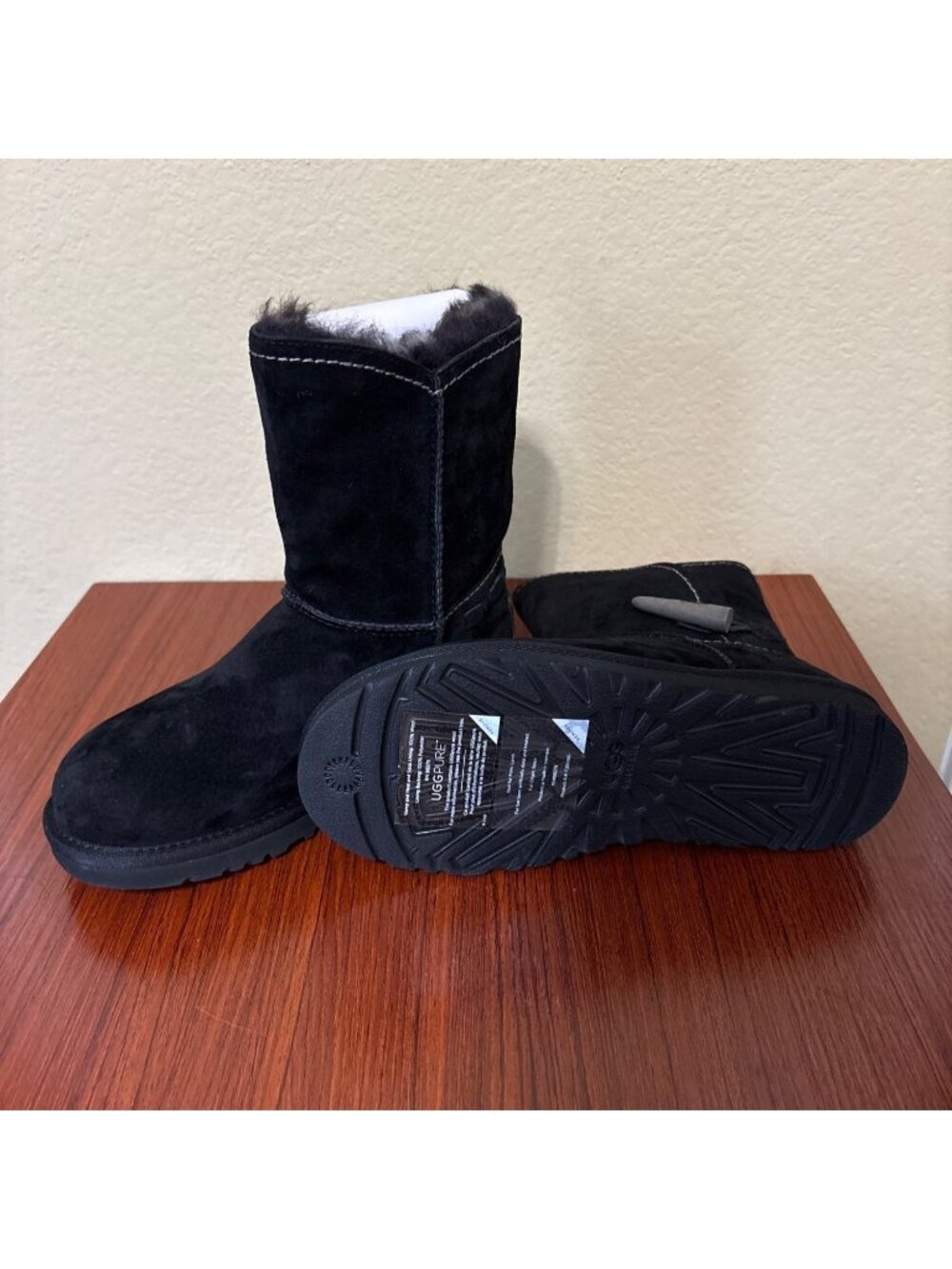 UGG Meadow Black Suede Sheepskin Boots Women's Size 6 NWT 1008043 - Picture 1 of 8